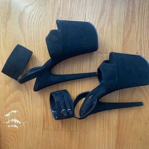 Black ankle strap size 7 pleasers, 8-inch heels.